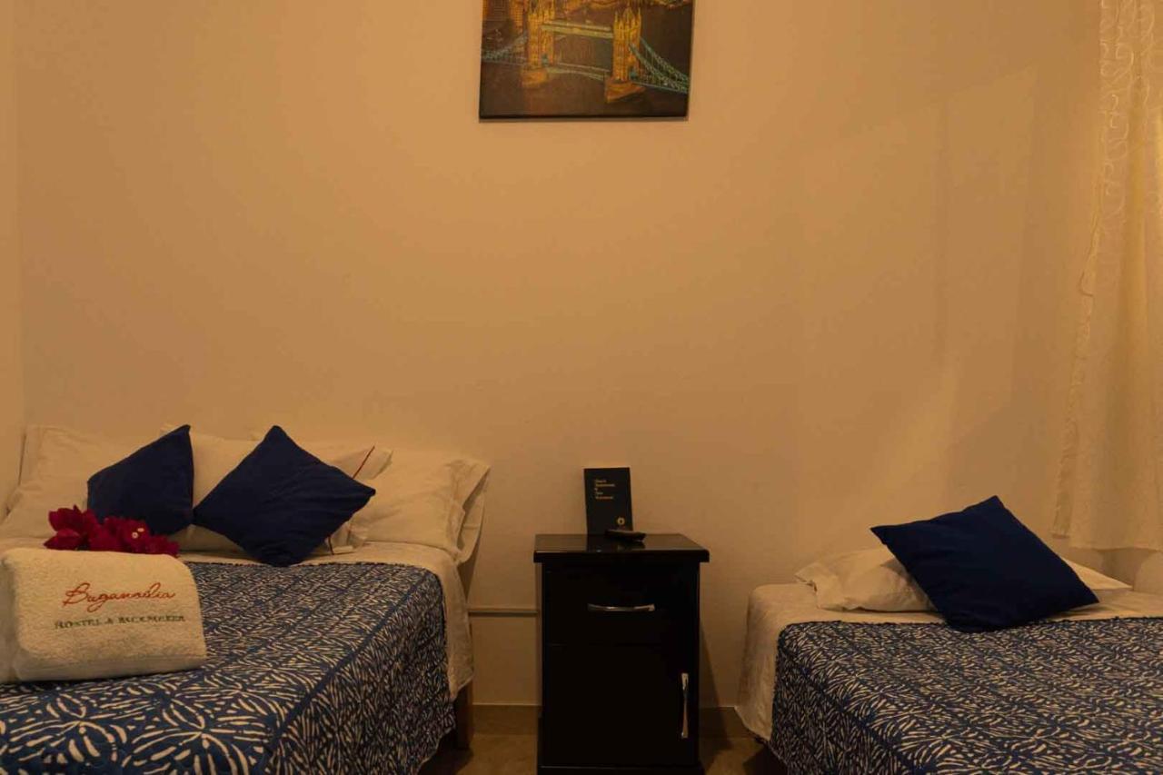 Buganvilia Paracas Buitenkant foto